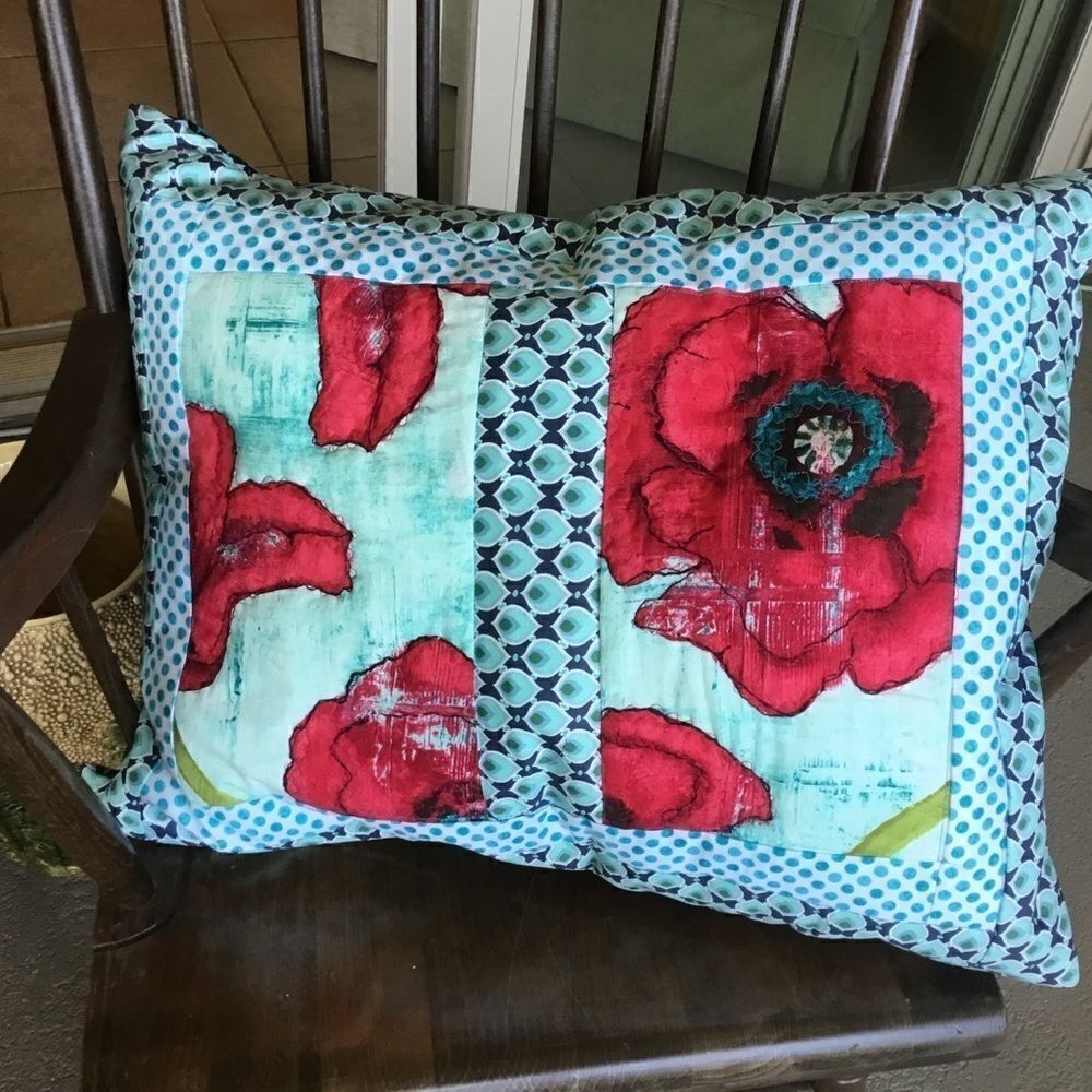 CLOSEOUT SALE $15. NWT. Handcrafted Quilted Pillow Large Red Poppy